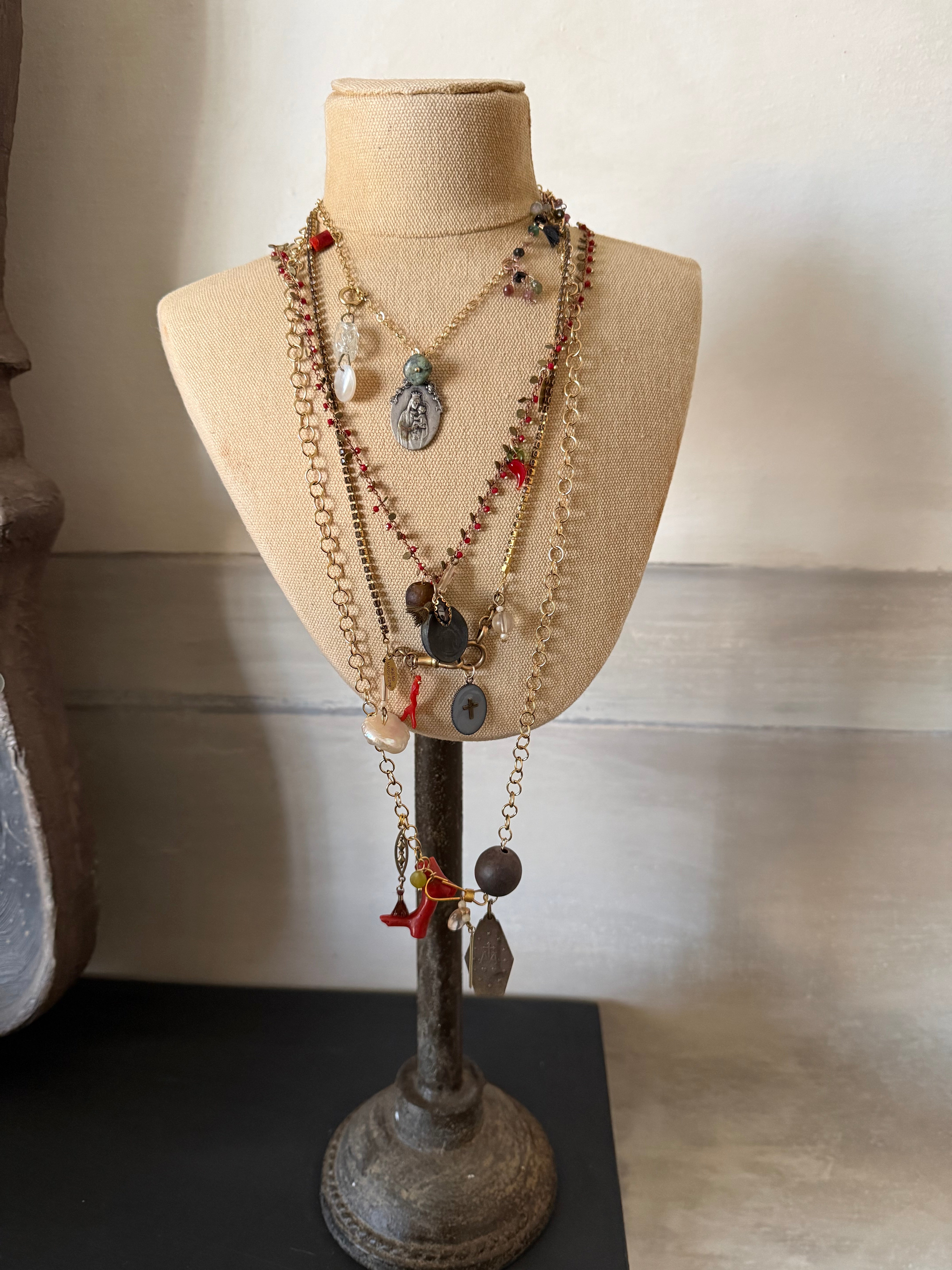 Sacra charm Paris