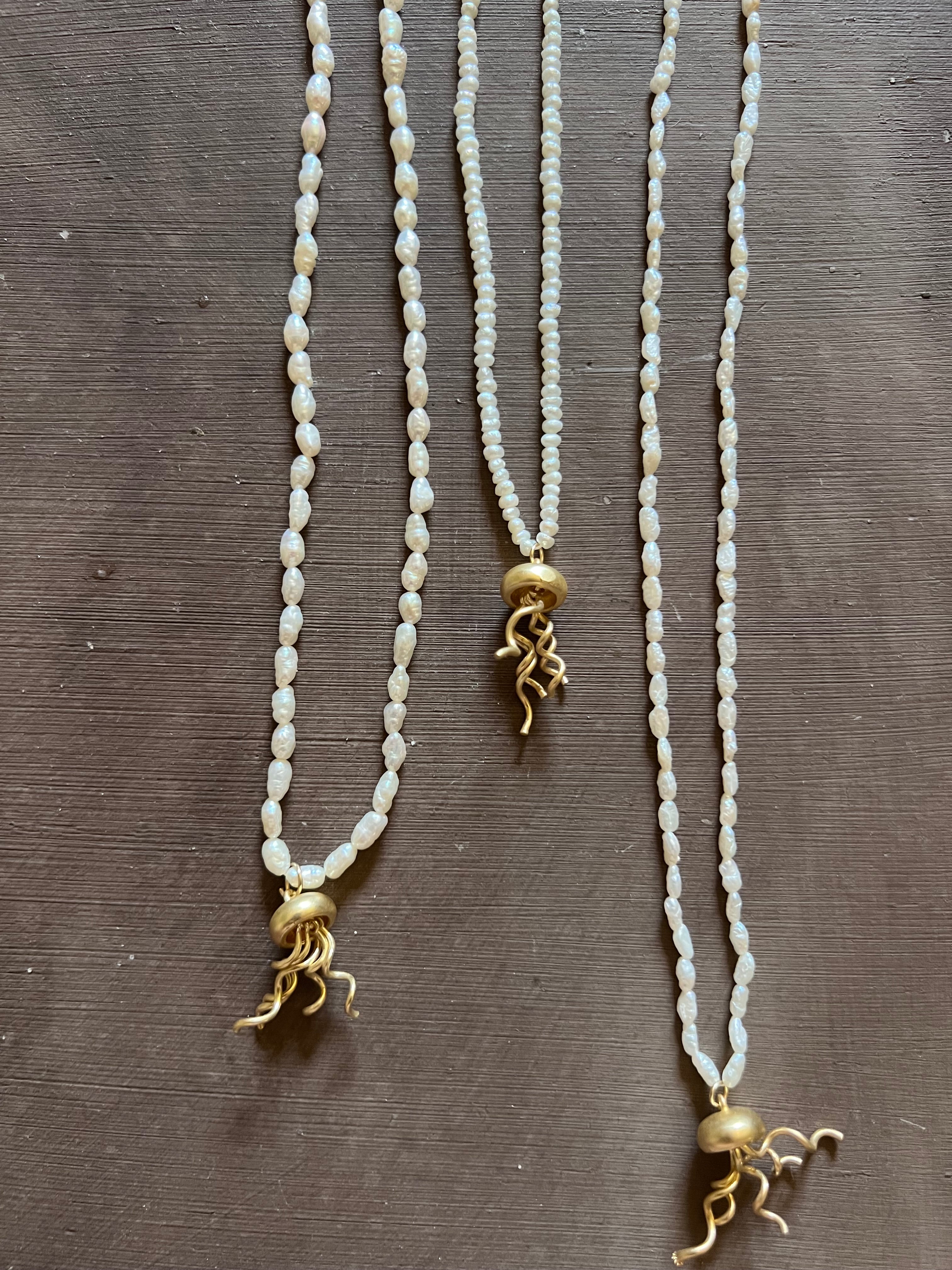 Girocollo perle medusa