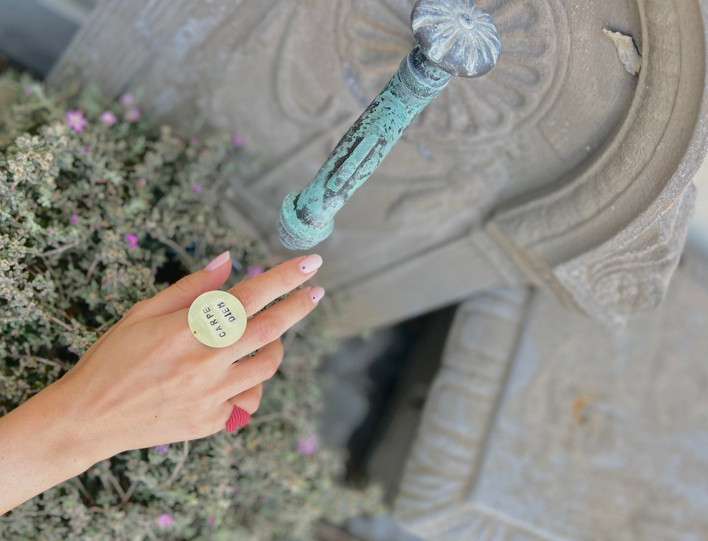 Anello medaglia incisa