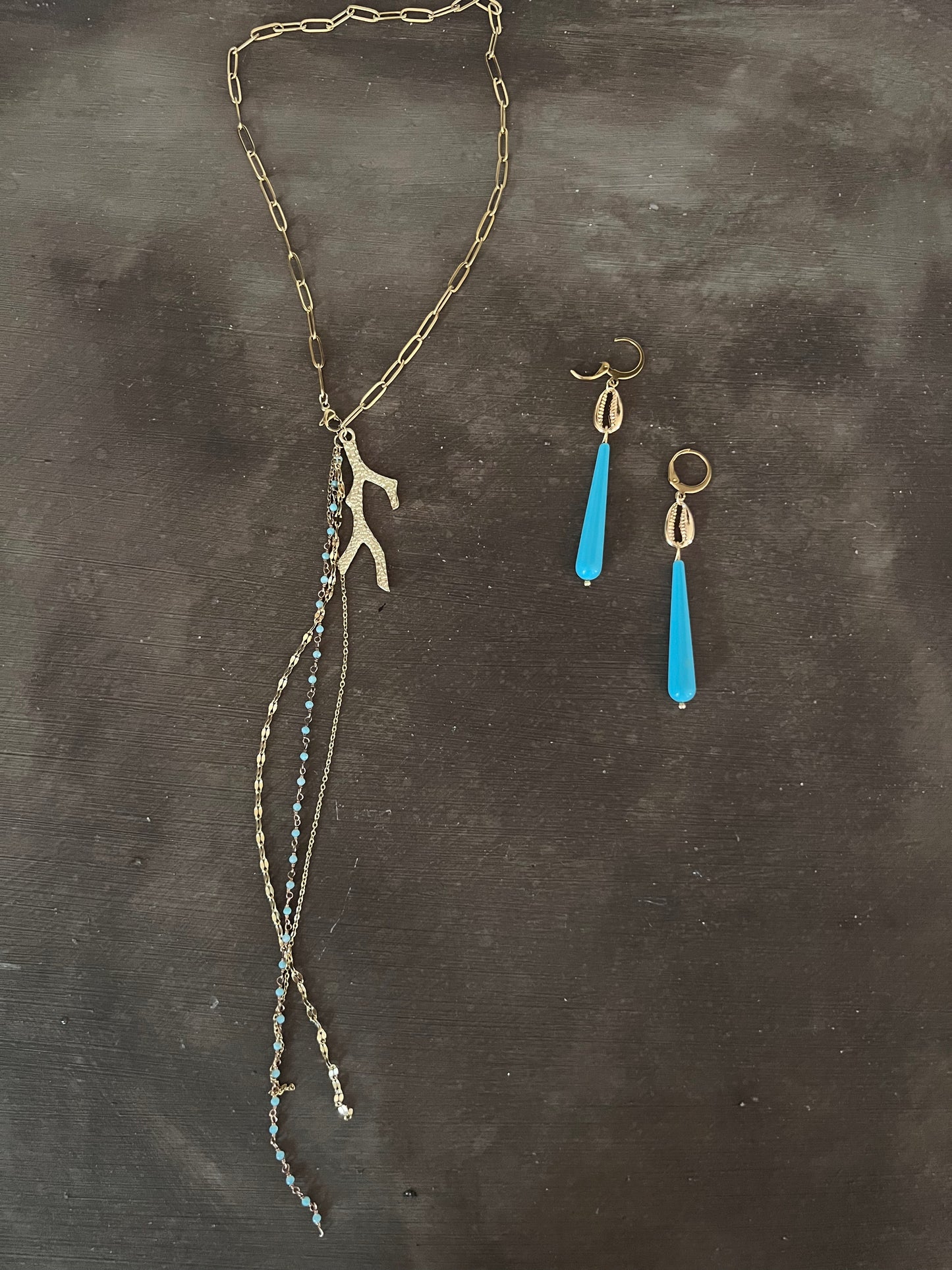 Pendenti goccia resina turchese con conchiglia